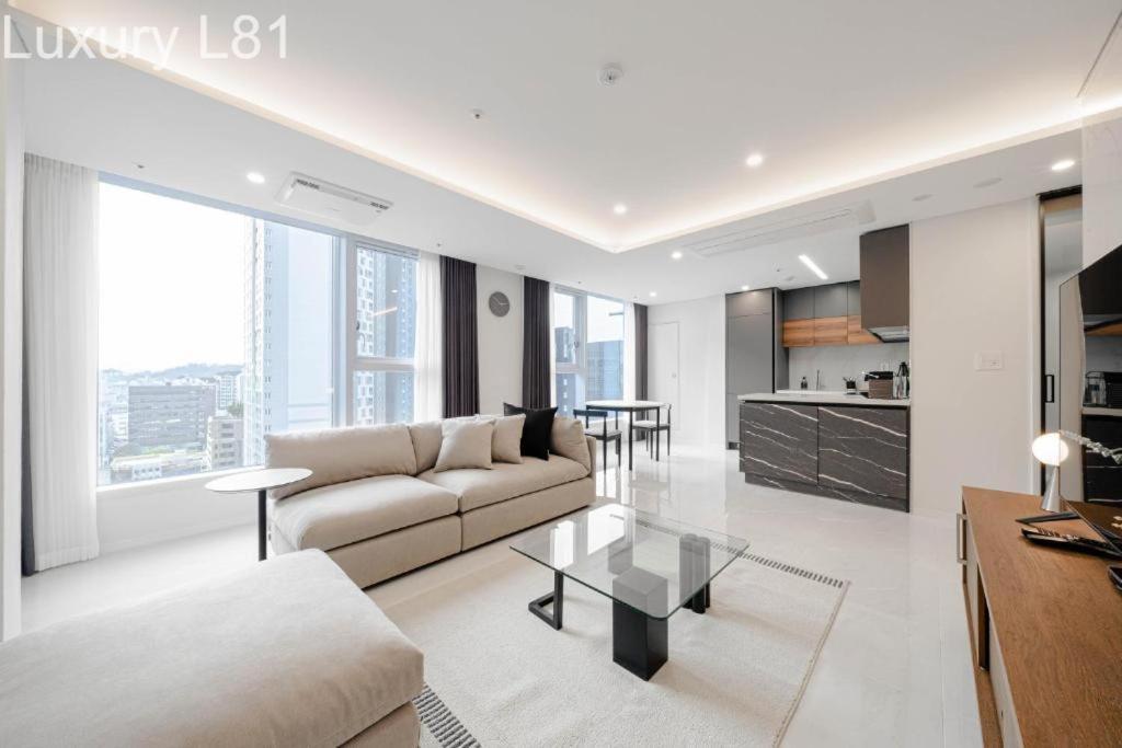 Angia Luxury Apartment Inside Landmark 81 Tower Ho-Chi-Minh-Stadt Exterior foto